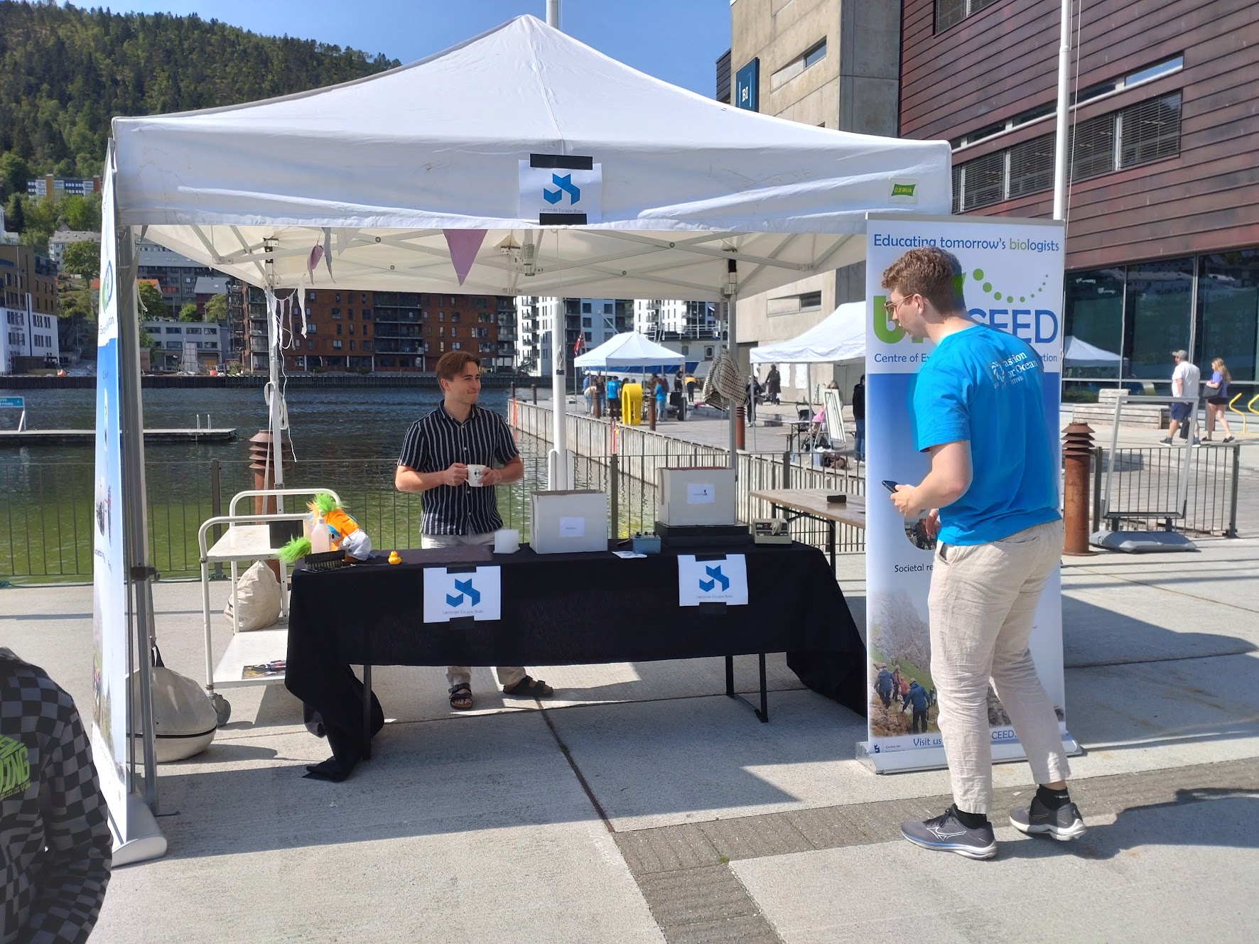 Photo of the bioCEED stand held by Ruben S. Thormodsæter